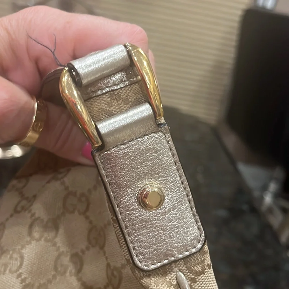 Gucci cross body/with metallic trim in champagne gold - Picture 12 of 16